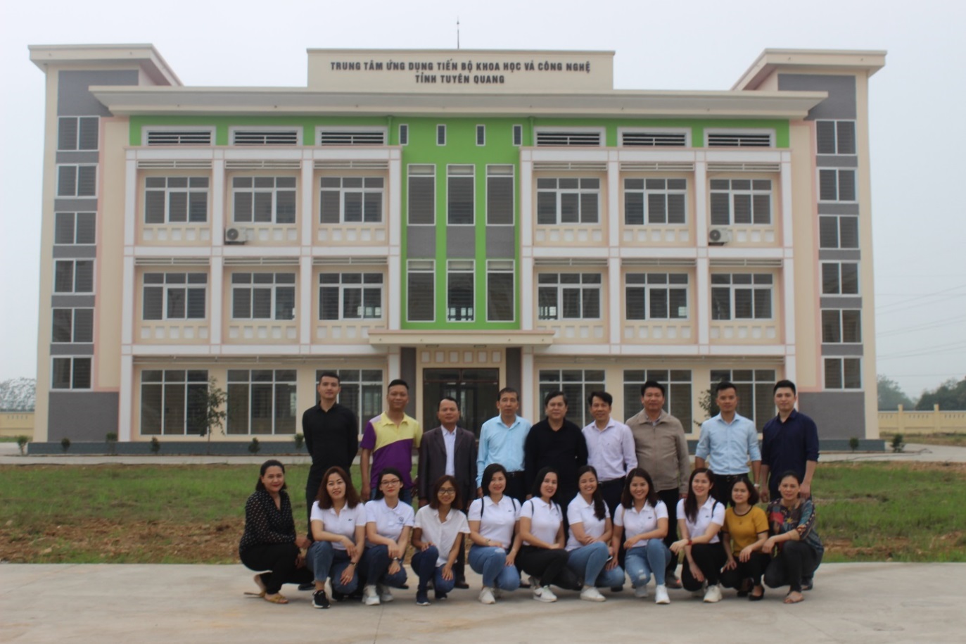 Đoàn công tác Trung tâm Thông tin - Ứng dụng - Chuyển giao KH&CN Thanh Hoá tham quan, trao đổi công tác nghiệp vụ về khoa học và công nghệ tại Trung tâm Ứng dụng tiến bộ Khoa học và Công nghệ Tuyên Quang.